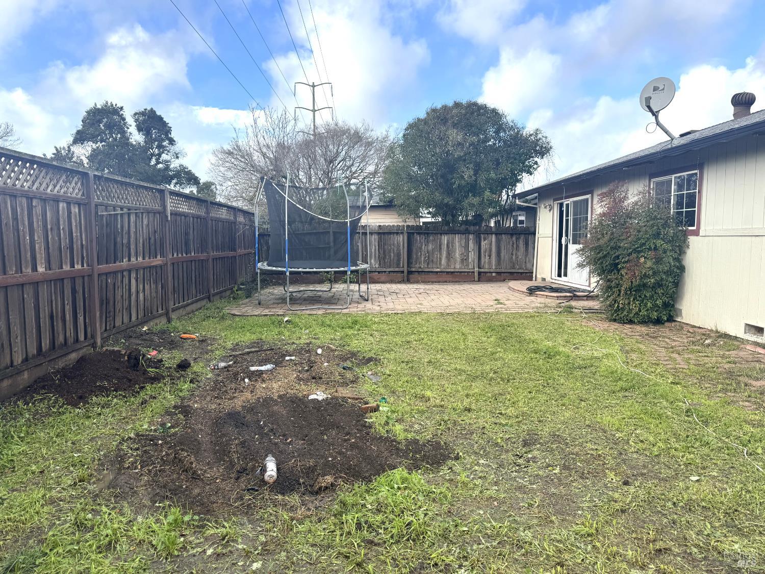 Detail Gallery Image 18 of 19 For 205 Westbrook Dr, Santa Rosa,  CA 95401 - 3 Beds | 2 Baths