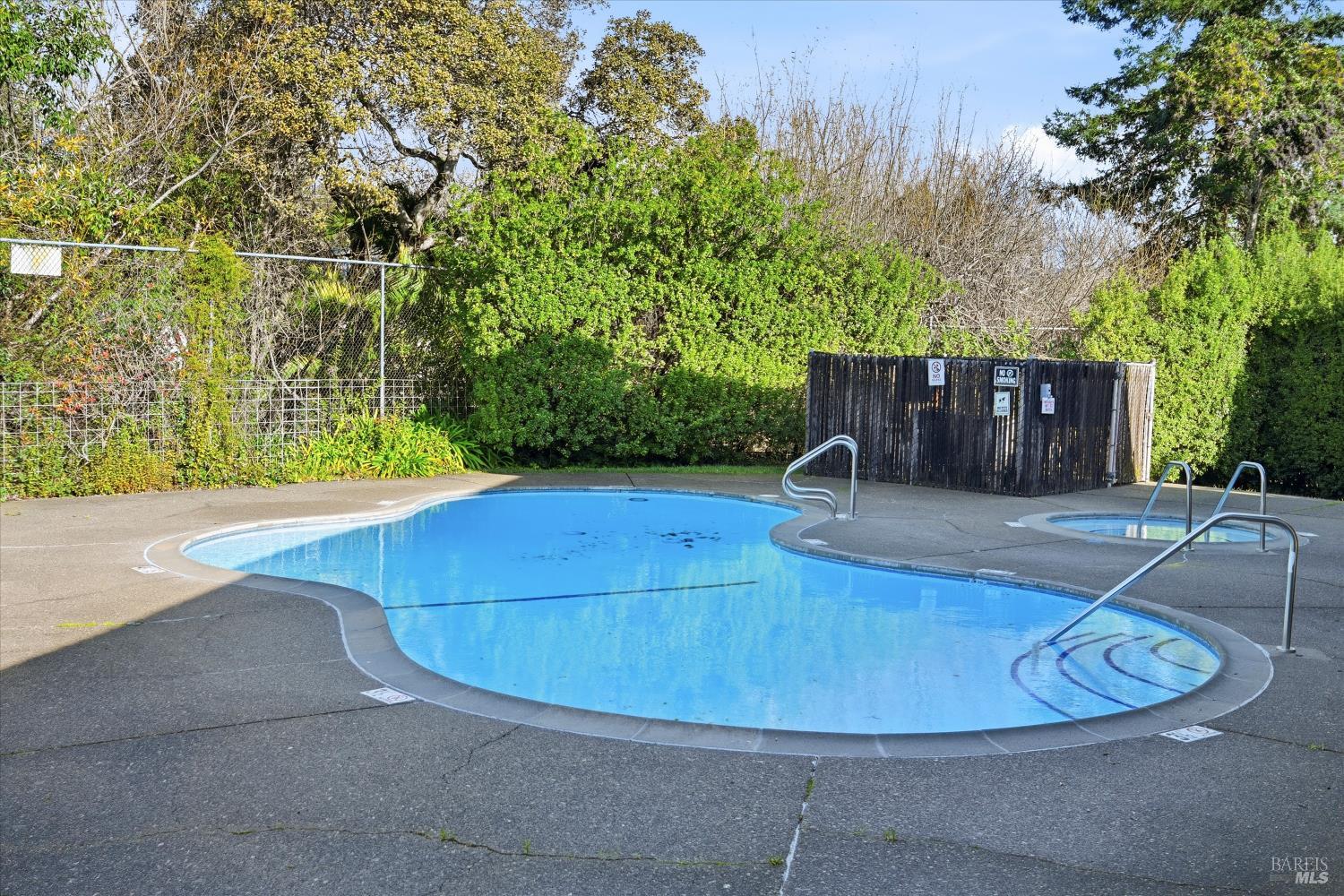 Detail Gallery Image 31 of 34 For 65 Freedom Ln, Petaluma,  CA 94952 - 2 Beds | 2/1 Baths