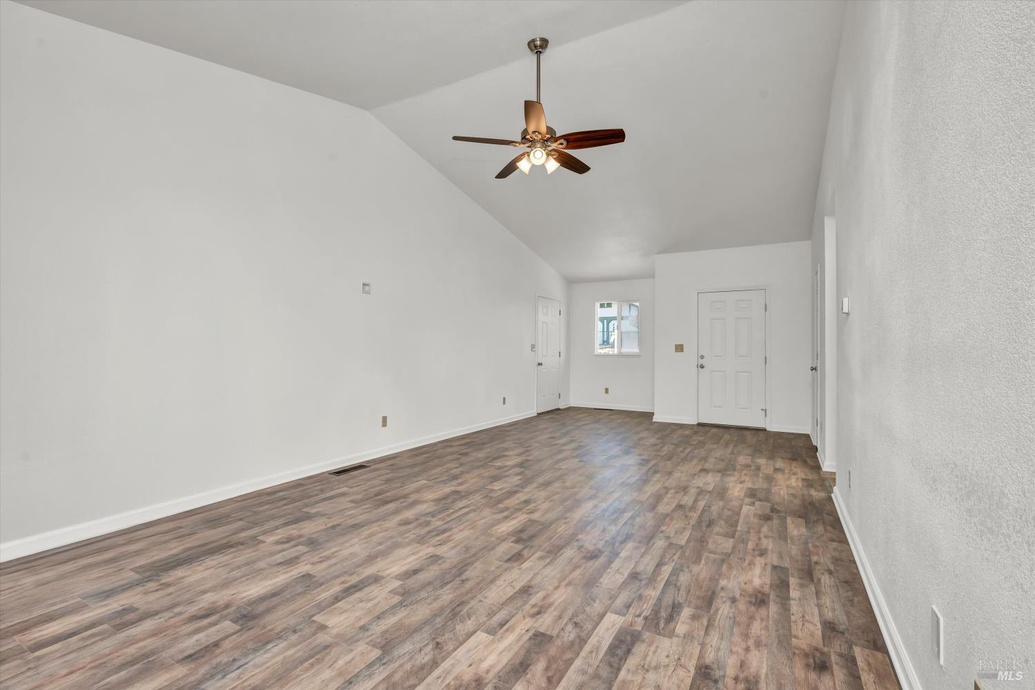 Detail Gallery Image 10 of 22 For 9421 Fairway Dr, Kelseyville,  CA 95451 - 3 Beds | 2 Baths