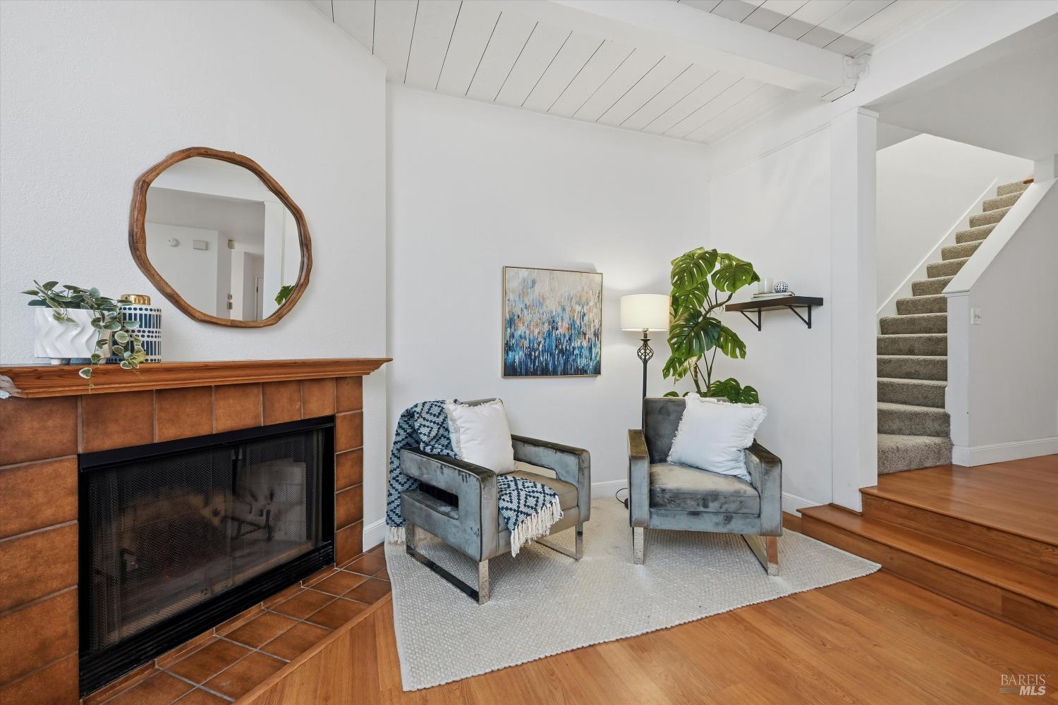 Detail Gallery Image 14 of 34 For 65 Freedom Ln, Petaluma,  CA 94952 - 2 Beds | 2/1 Baths