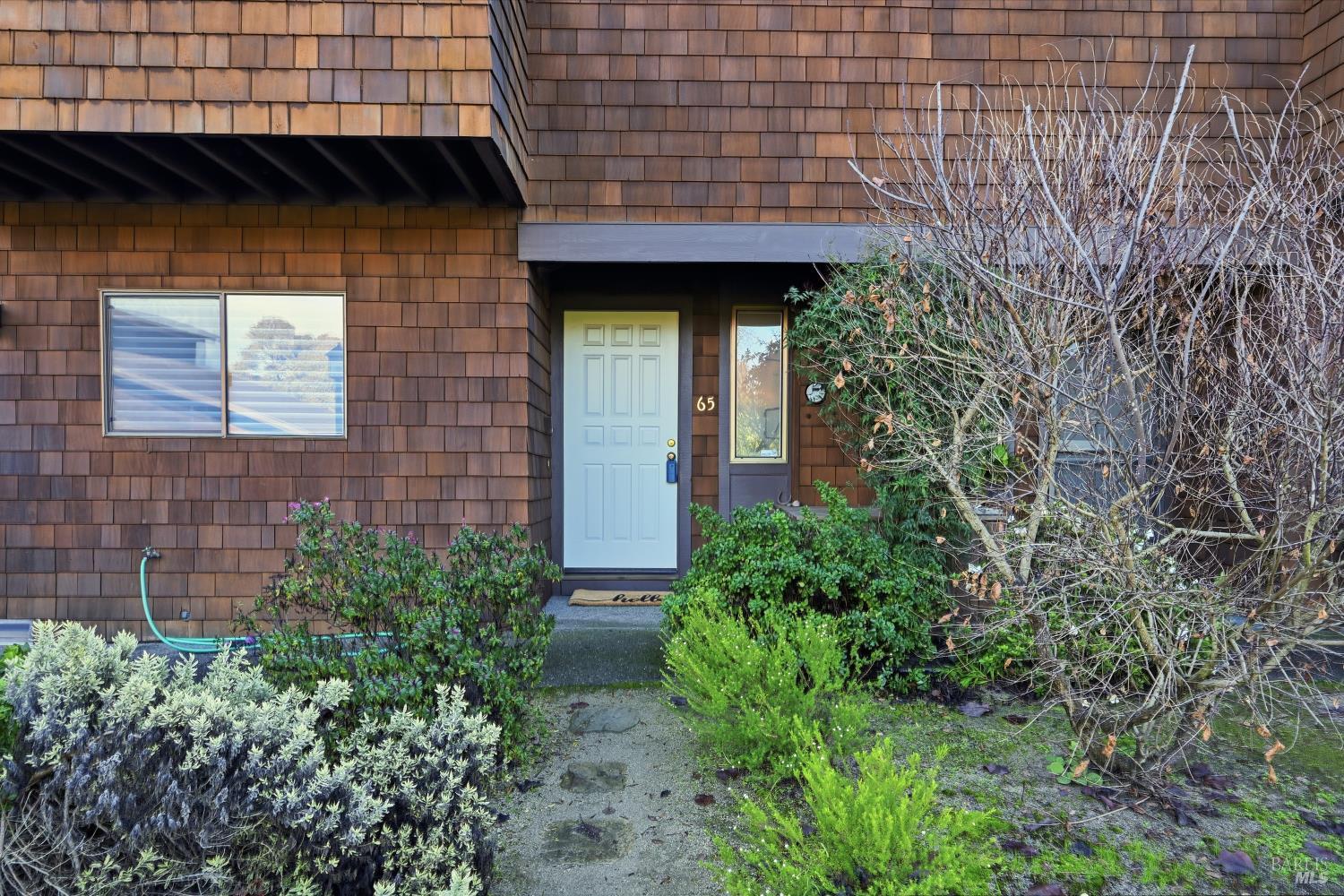 Detail Gallery Image 33 of 34 For 65 Freedom Ln, Petaluma,  CA 94952 - 2 Beds | 2/1 Baths