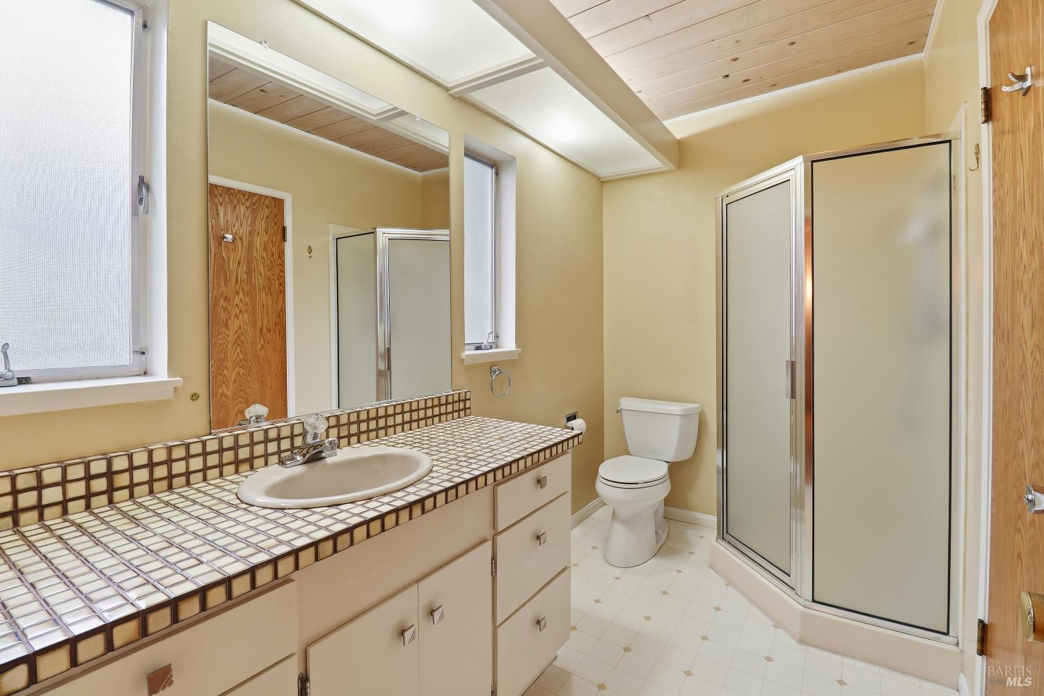 Detail Gallery Image 19 of 23 For 48 Oxford Dr, San Rafael,  CA 94903 - 3 Beds | 2 Baths