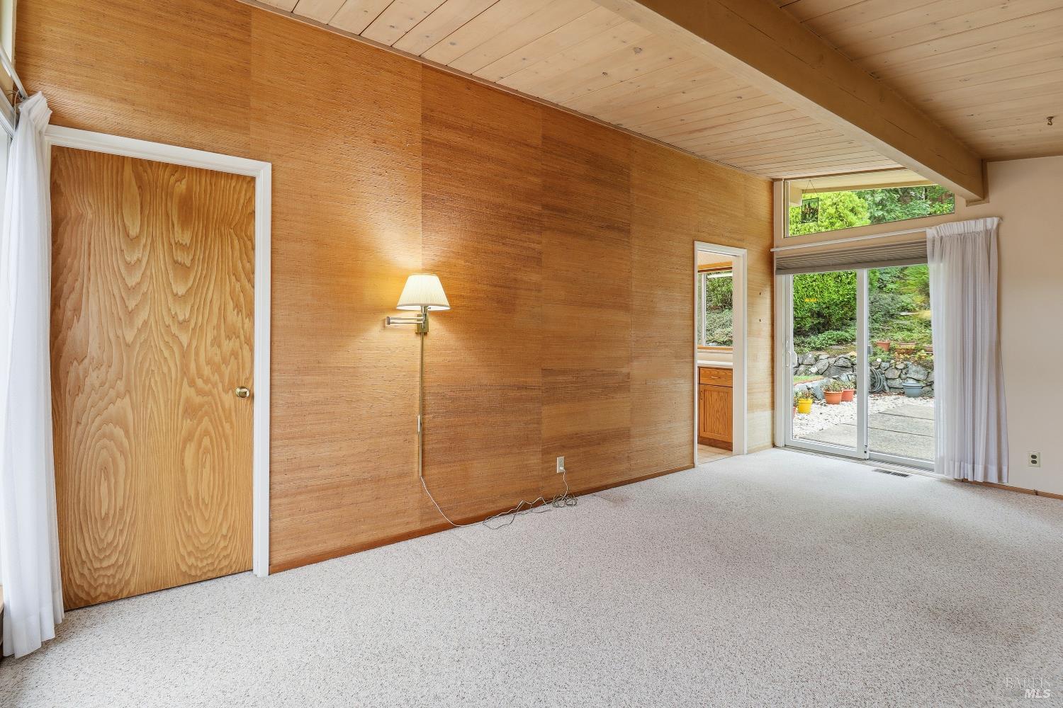 Detail Gallery Image 12 of 23 For 48 Oxford Dr, San Rafael,  CA 94903 - 3 Beds | 2 Baths