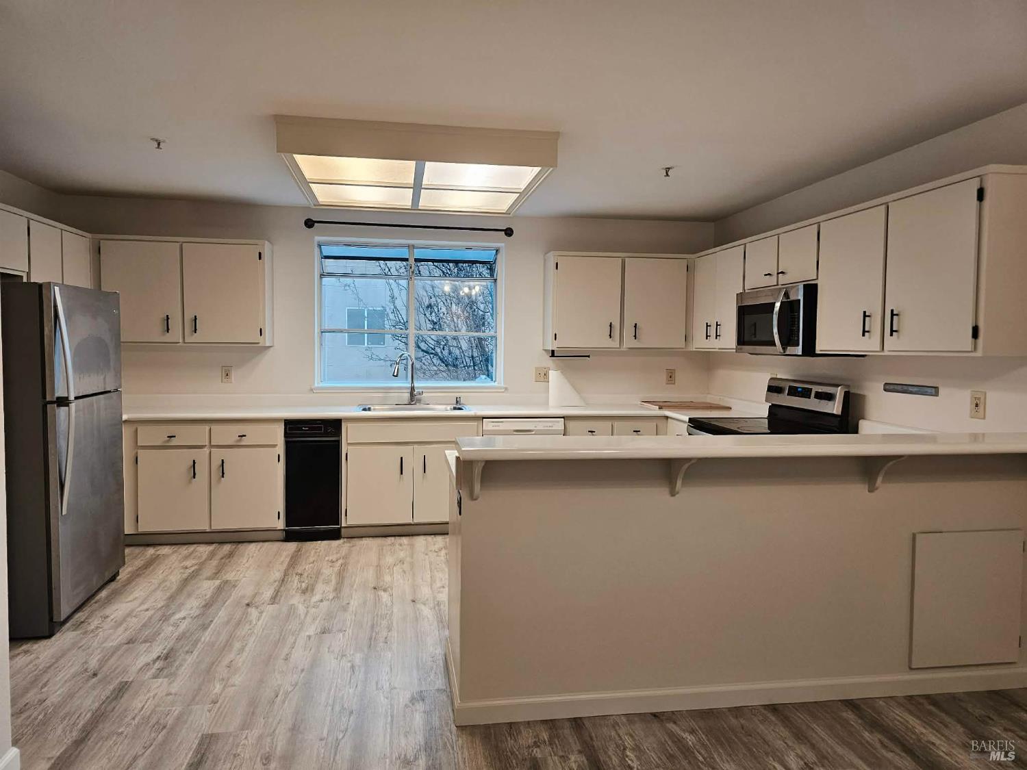 Detail Gallery Image 7 of 22 For 1198 Pear Tree Ln, Napa,  CA 94558 - 2 Beds | 2/1 Baths