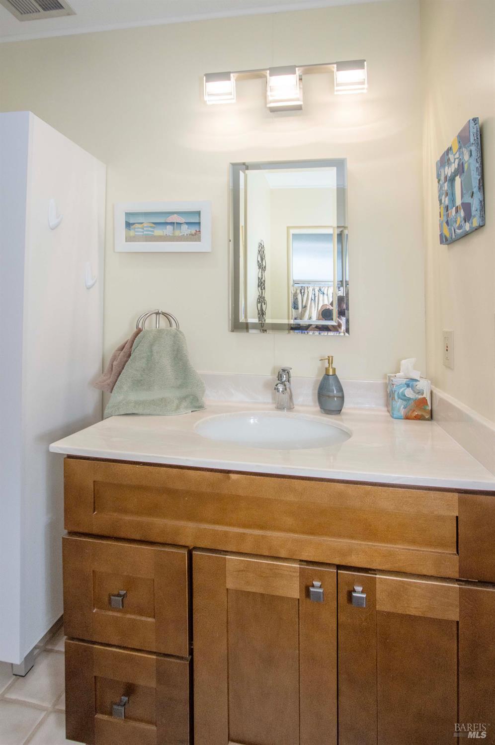 Detail Gallery Image 20 of 32 For 9 Fallen Leaf Way, Novato,  CA 94949 - 2 Beds | 2 Baths