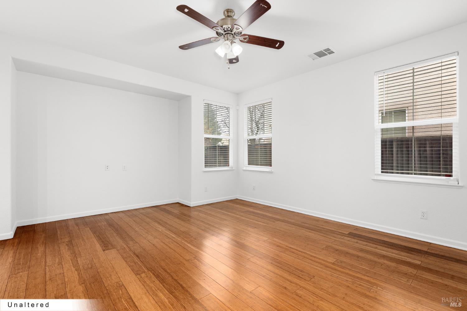 Detail Gallery Image 13 of 53 For 331 Bonarda Ct, Vacaville,  CA 95687 - 4 Beds | 2/1 Baths