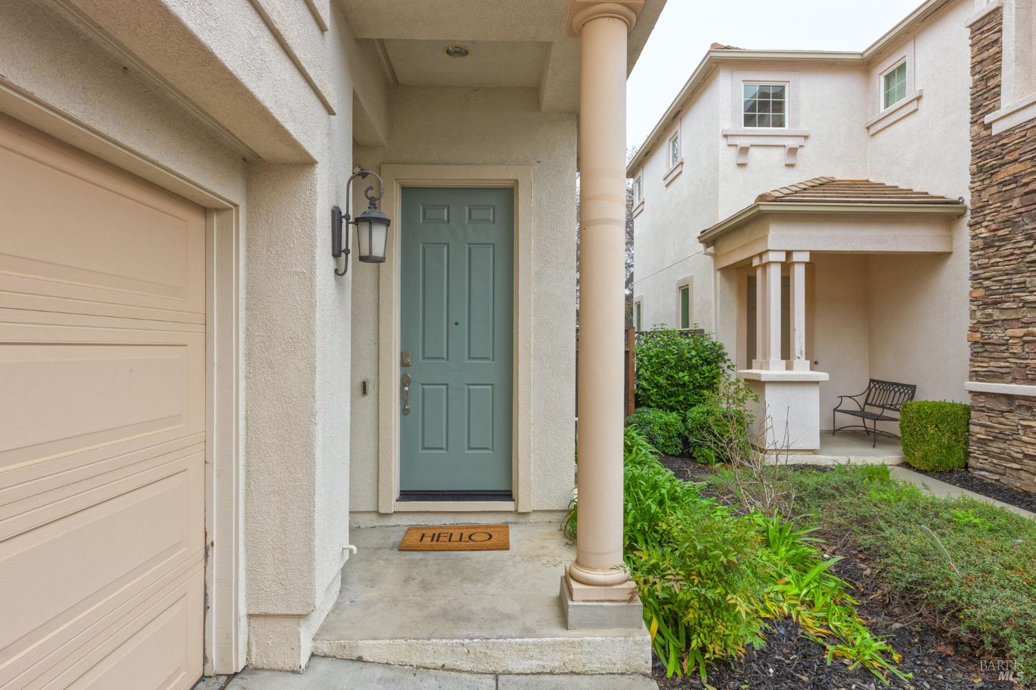 Detail Gallery Image 4 of 53 For 331 Bonarda Ct, Vacaville,  CA 95687 - 4 Beds | 2/1 Baths