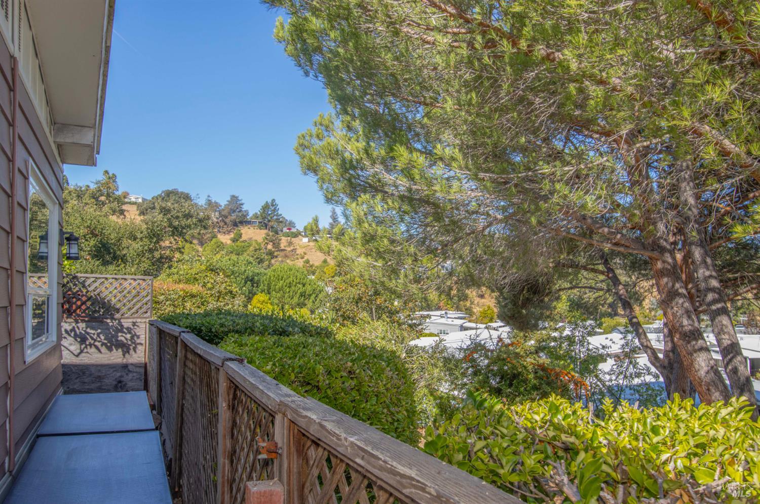 Detail Gallery Image 31 of 32 For 9 Fallen Leaf Way, Novato,  CA 94949 - 2 Beds | 2 Baths