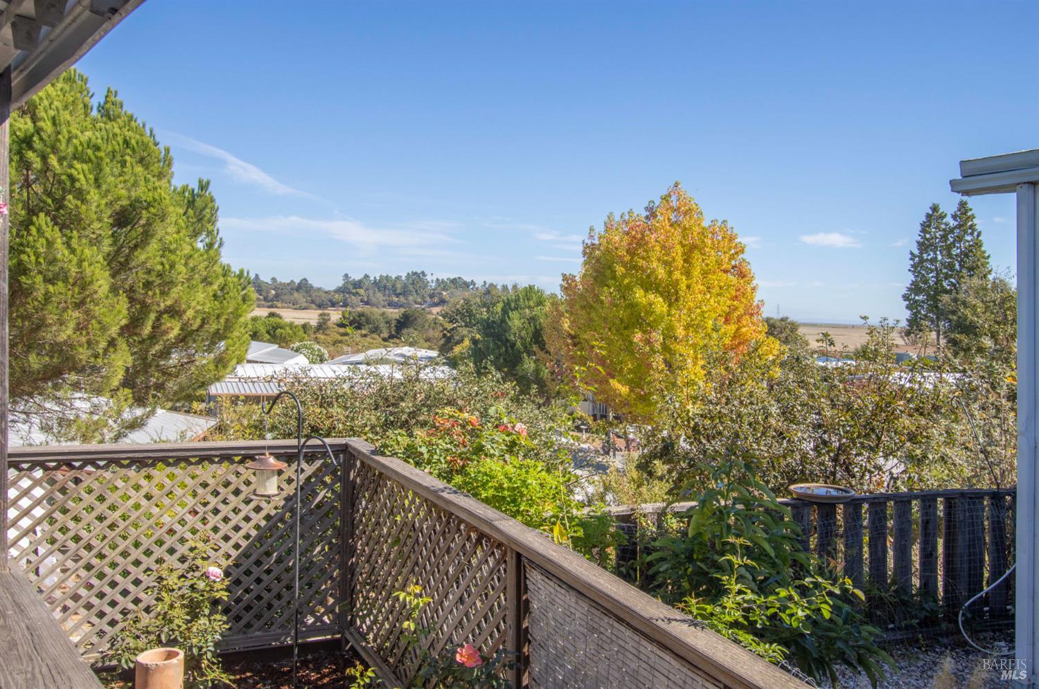 Detail Gallery Image 15 of 32 For 9 Fallen Leaf Way, Novato,  CA 94949 - 2 Beds | 2 Baths