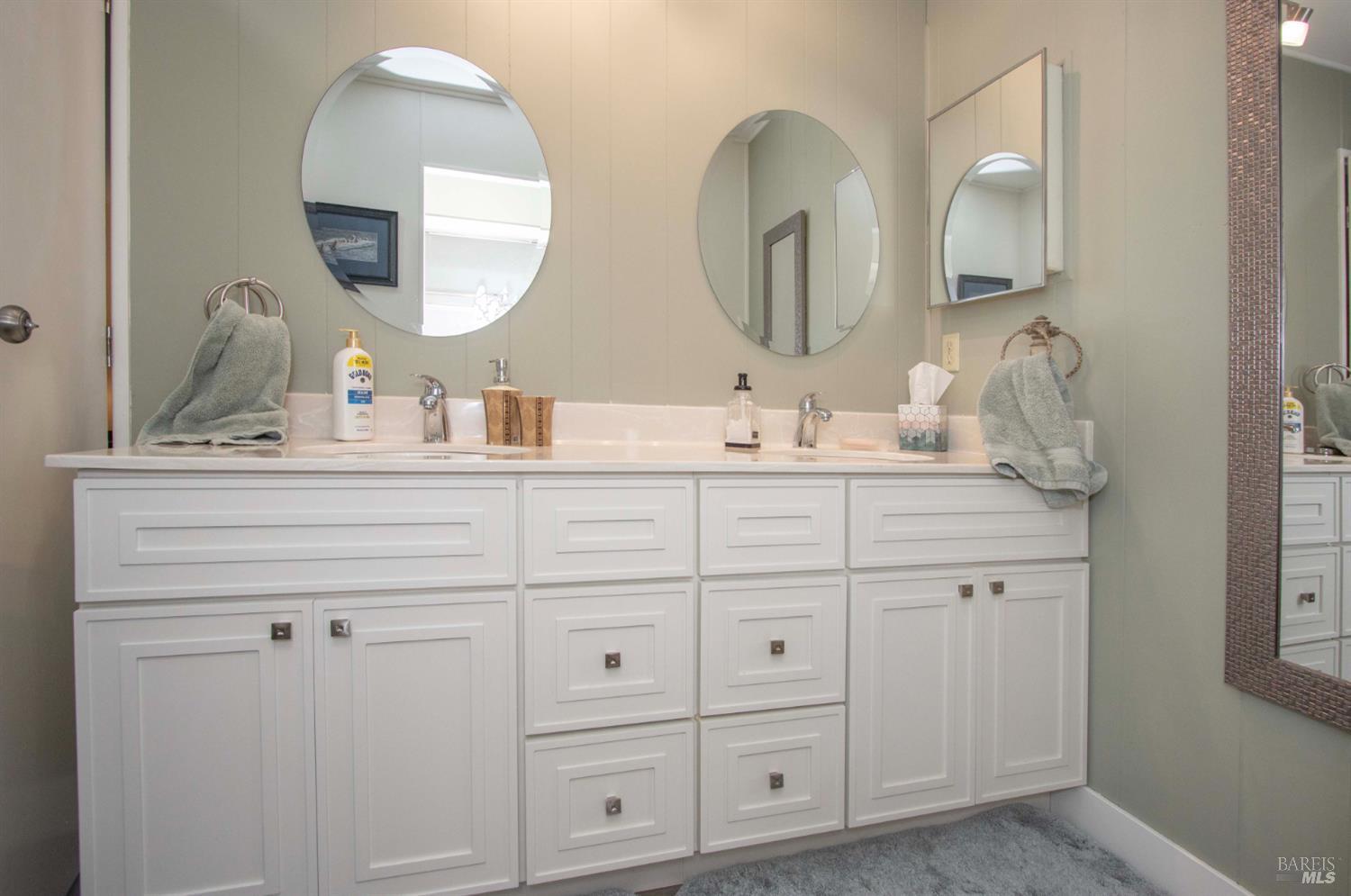 Detail Gallery Image 16 of 32 For 9 Fallen Leaf Way, Novato,  CA 94949 - 2 Beds | 2 Baths