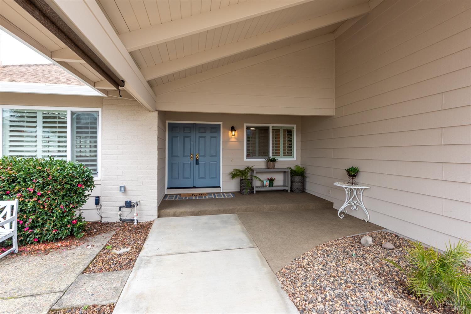 Detail Gallery Image 3 of 39 For 8853 Oak Trail Ct, Santa Rosa,  CA 95409 - 2 Beds | 2 Baths