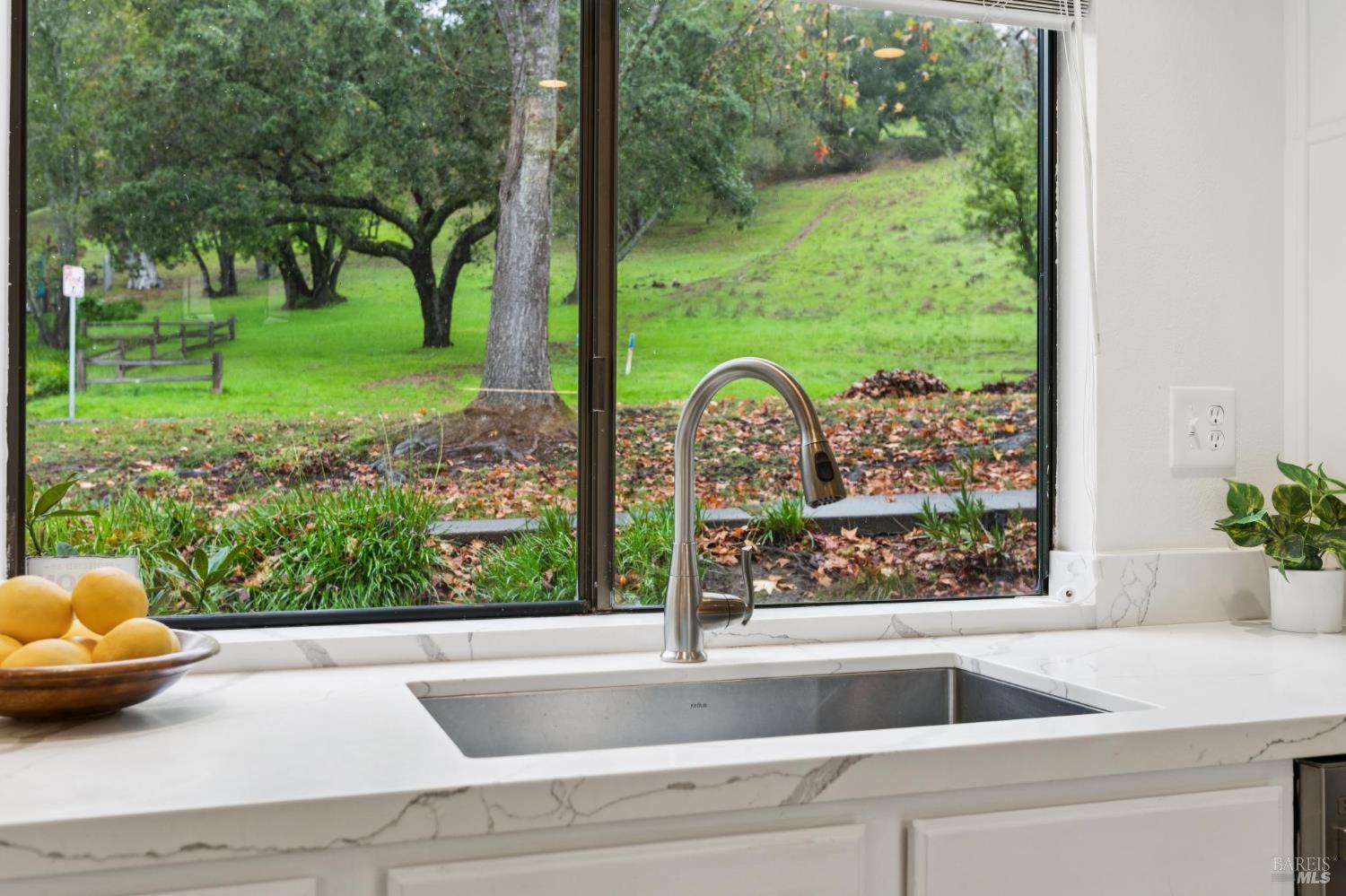 Detail Gallery Image 18 of 43 For 4 Hummingbird Way, Novato,  CA 94949 - 3 Beds | 2 Baths