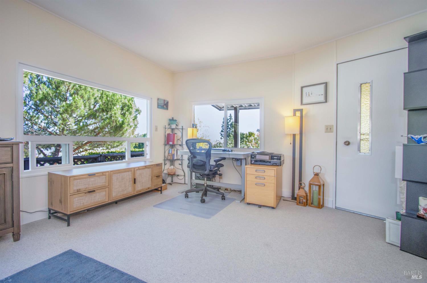 Detail Gallery Image 17 of 32 For 9 Fallen Leaf Way, Novato,  CA 94949 - 2 Beds | 2 Baths