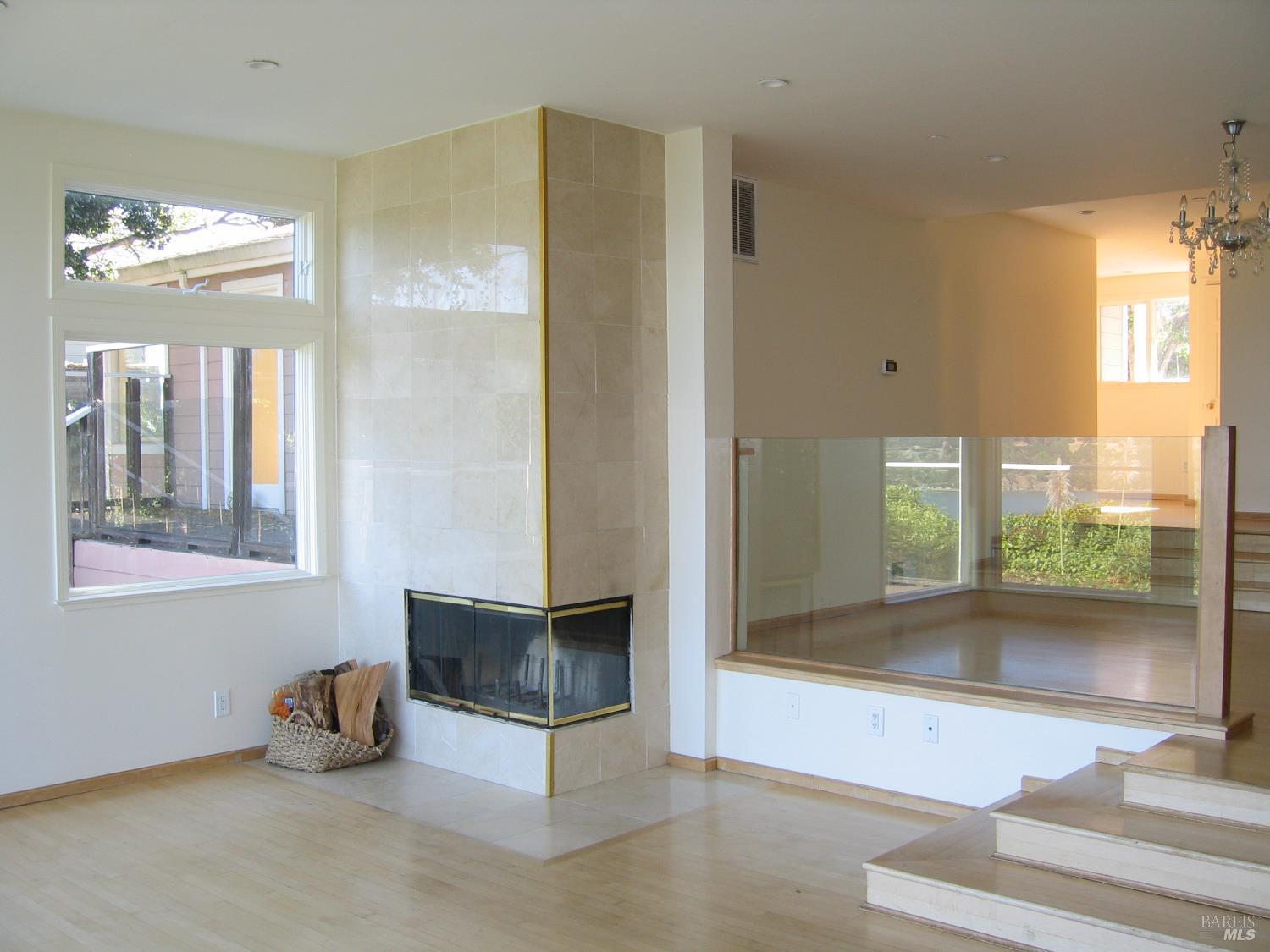 Detail Gallery Image 3 of 34 For 230 Diviso St, Tiburon,  CA 94920 - 4 Beds | 4 Baths