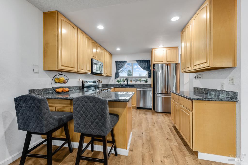 Detail Gallery Image 4 of 27 For 7167 Camino Colegio Unkn, Rohnert Park,  CA 94928 - 3 Beds | 2/1 Baths