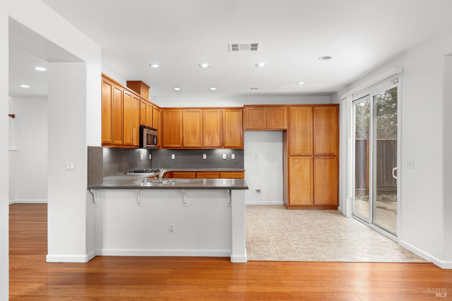 Detail Gallery Image 20 of 53 For 331 Bonarda Ct, Vacaville,  CA 95687 - 4 Beds | 2/1 Baths