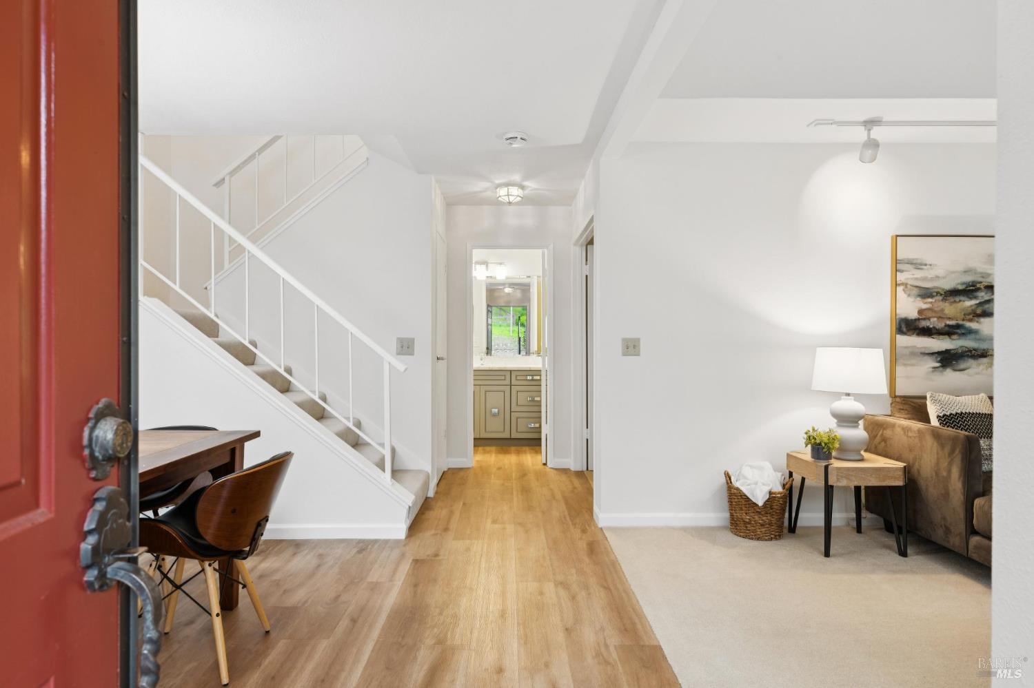 Detail Gallery Image 4 of 43 For 4 Hummingbird Way, Novato,  CA 94949 - 3 Beds | 2 Baths