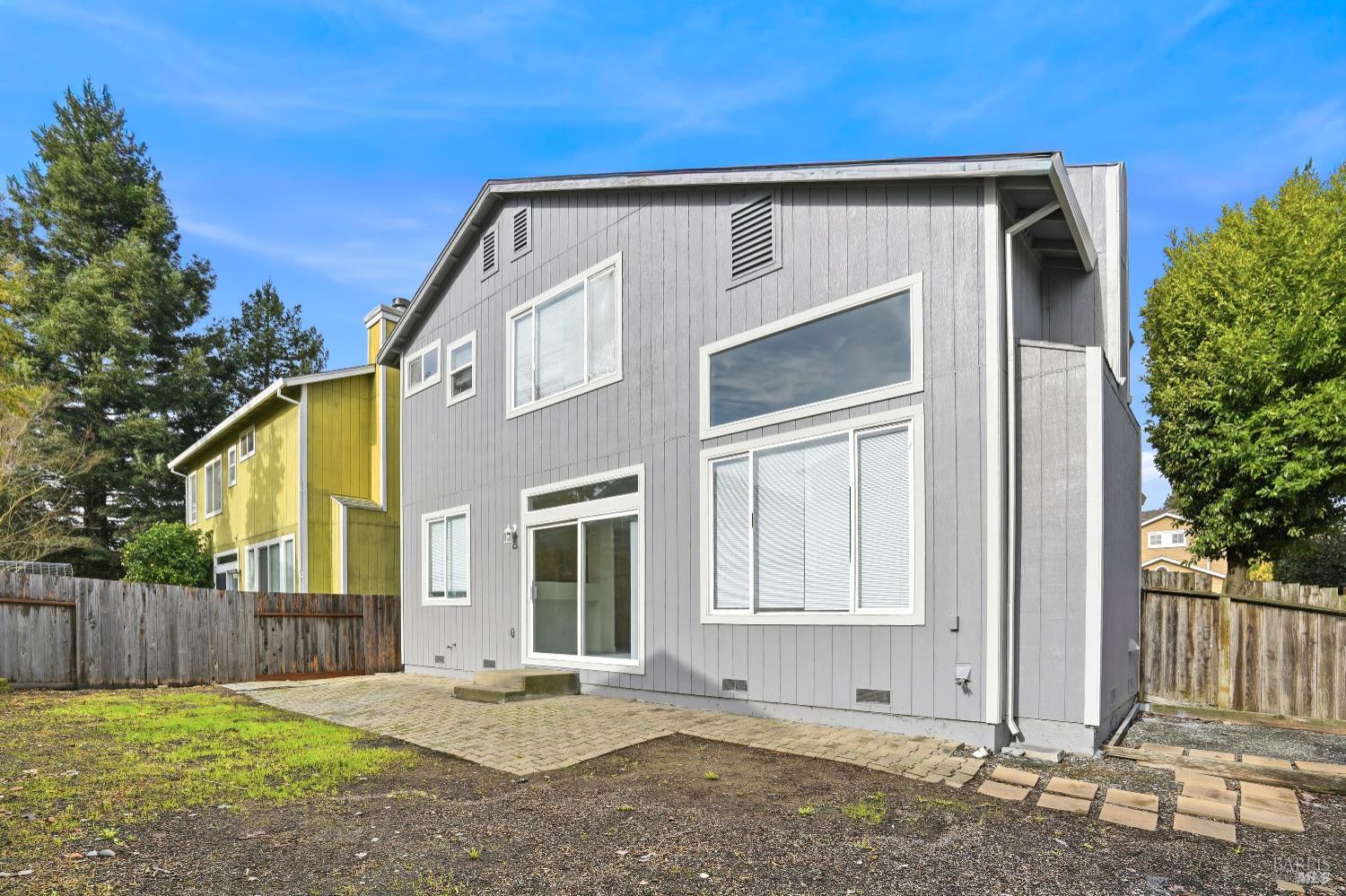 Detail Gallery Image 22 of 22 For 1217 Mateo Dr, Rohnert Park,  CA 94928 - 3 Beds | 2/1 Baths