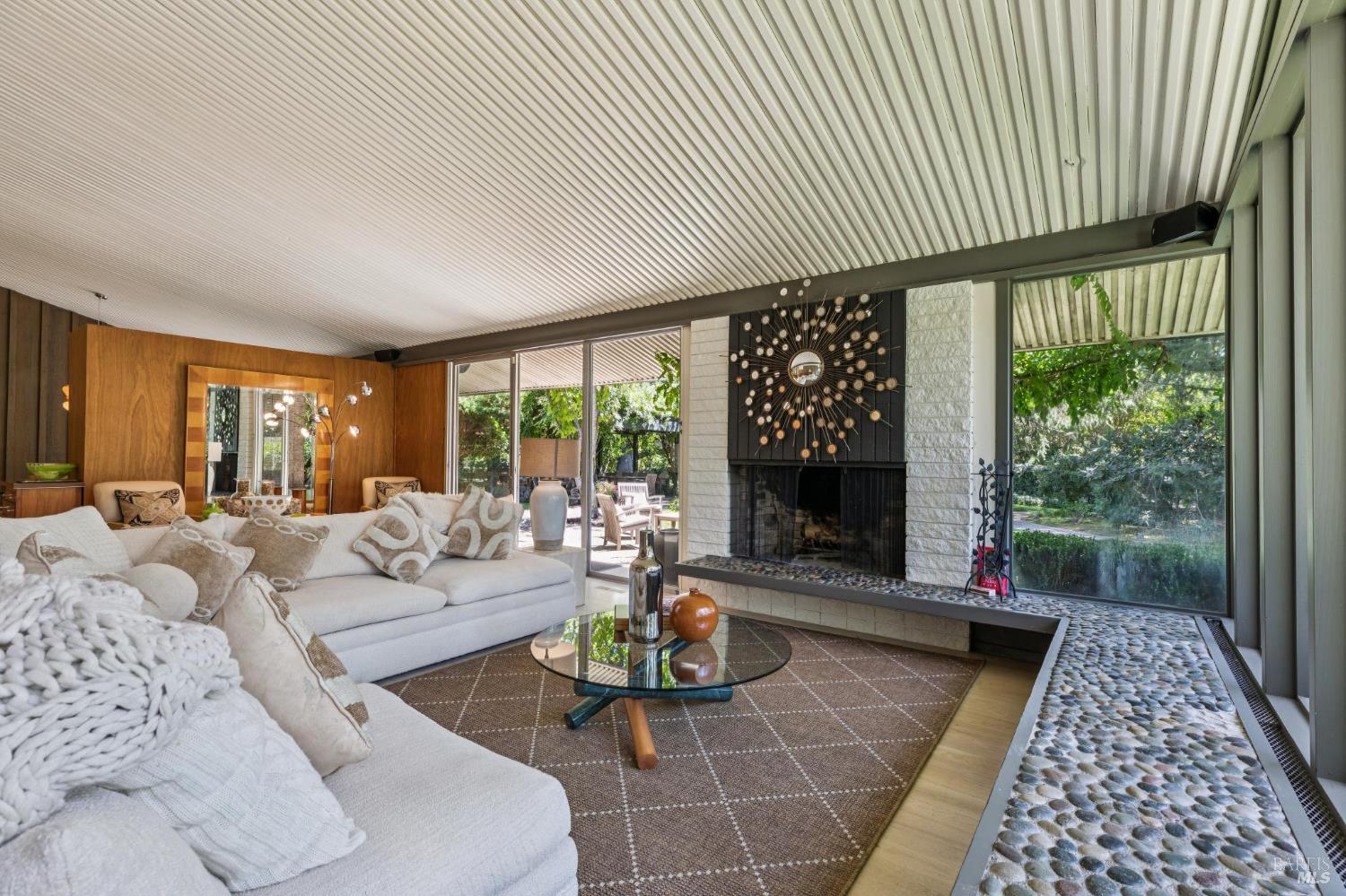 Detail Gallery Image 34 of 80 For 1819 Zinfandel Ln, Saint Helena,  CA 94574 - 3 Beds | 3/1 Baths