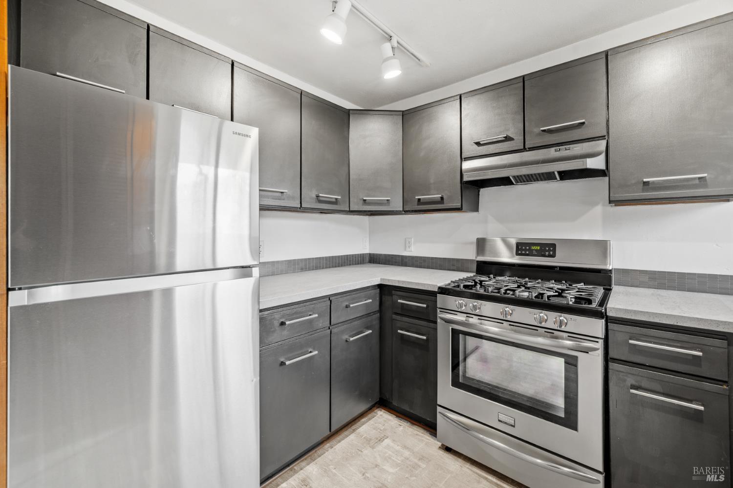 Detail Gallery Image 38 of 62 For 9105 Loch Haven Dr, Santa Rosa,  CA 95404 - 5 Beds | 4 Baths