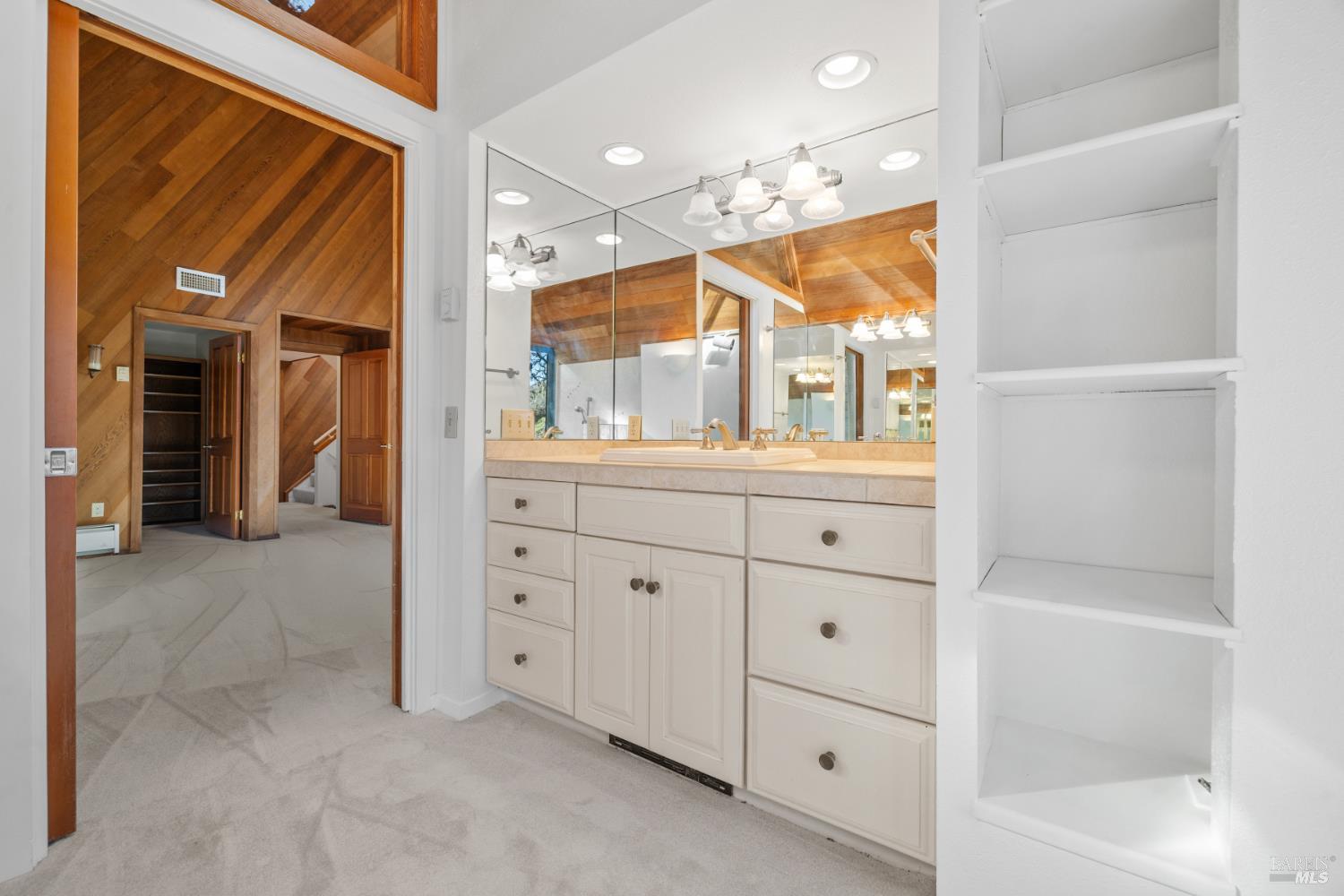 Detail Gallery Image 17 of 62 For 9105 Loch Haven Dr, Santa Rosa,  CA 95404 - 5 Beds | 4 Baths