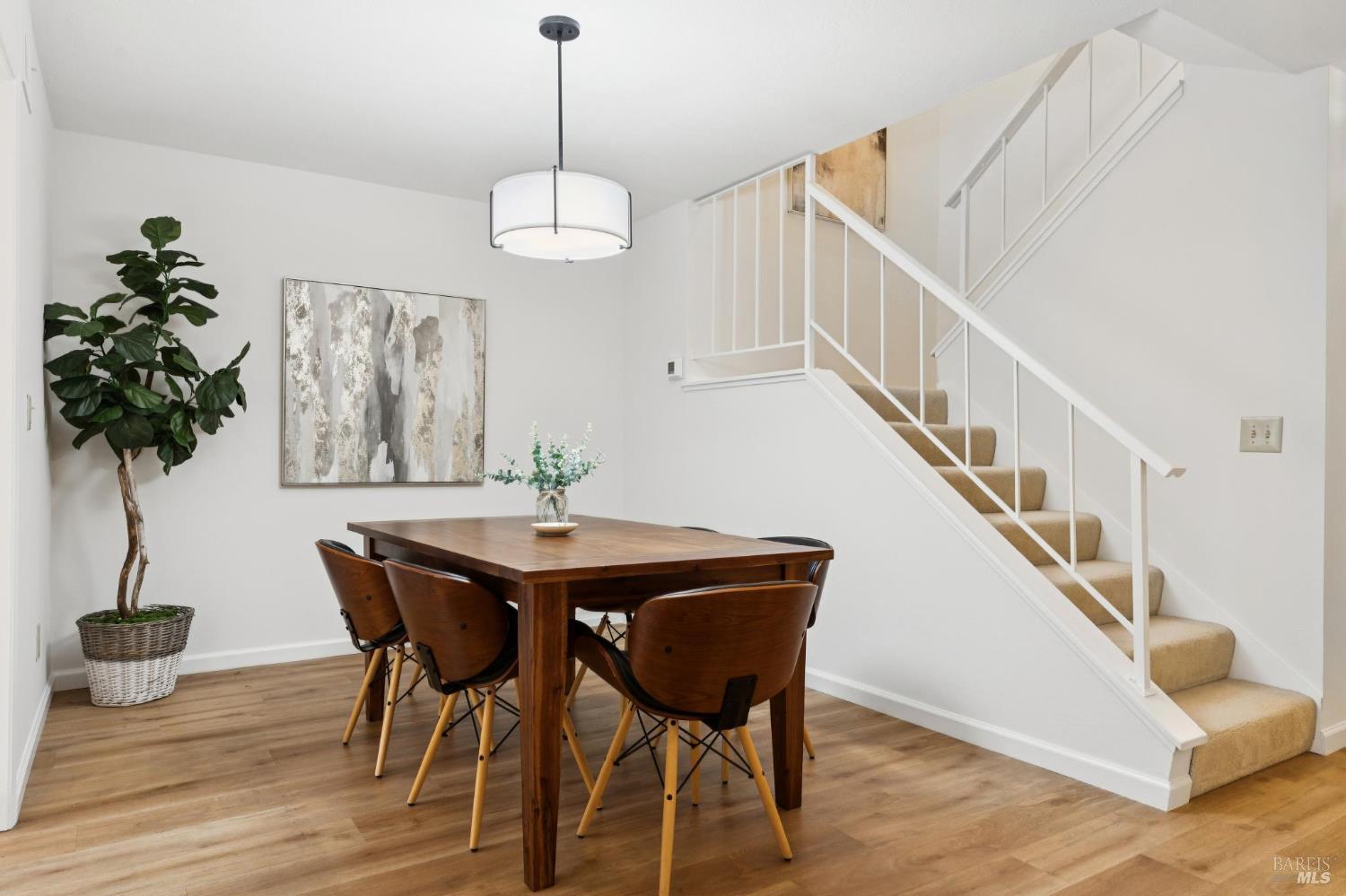 Detail Gallery Image 11 of 43 For 4 Hummingbird Way, Novato,  CA 94949 - 3 Beds | 2 Baths