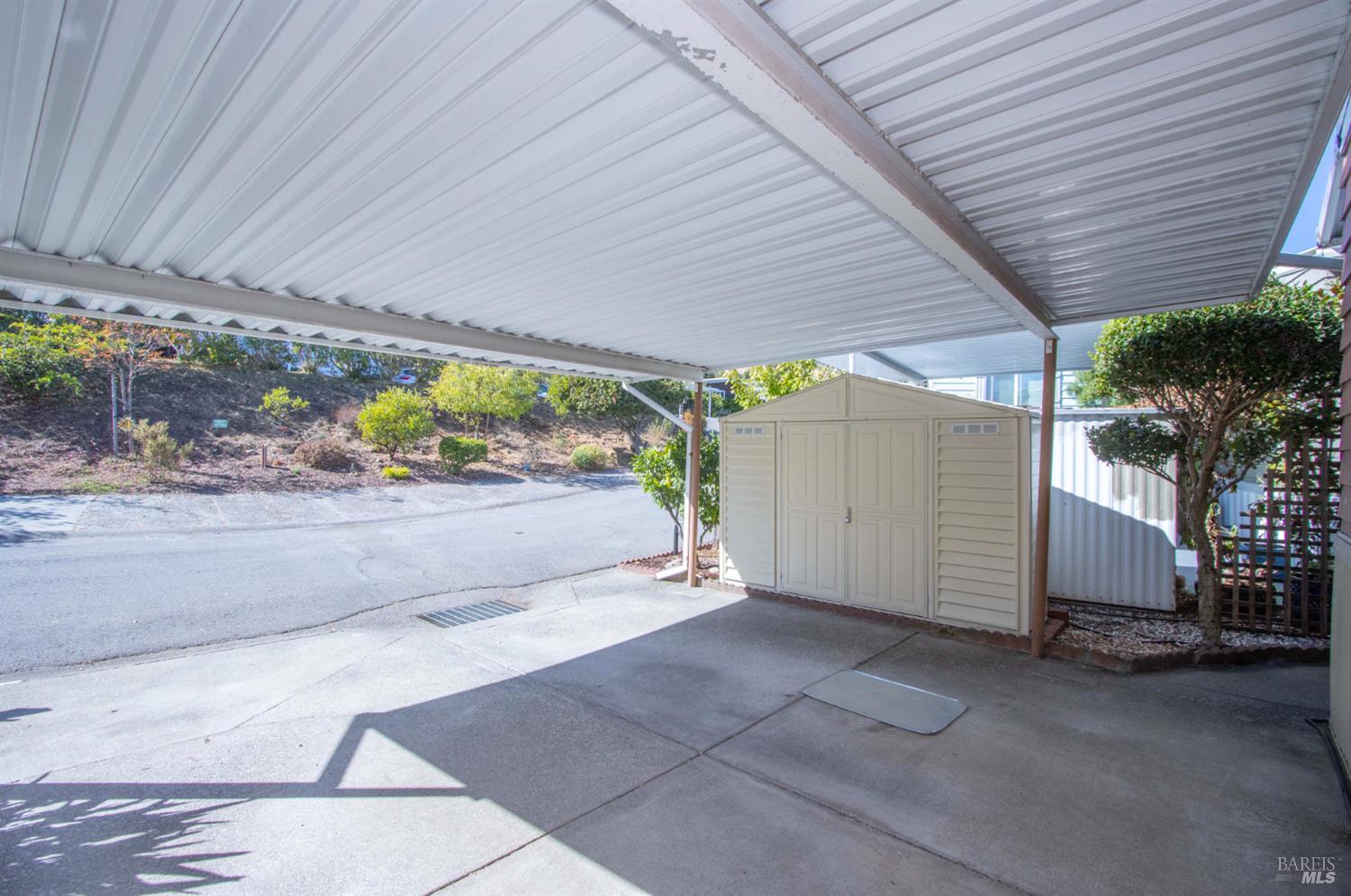 Detail Gallery Image 27 of 32 For 9 Fallen Leaf Way, Novato,  CA 94949 - 2 Beds | 2 Baths