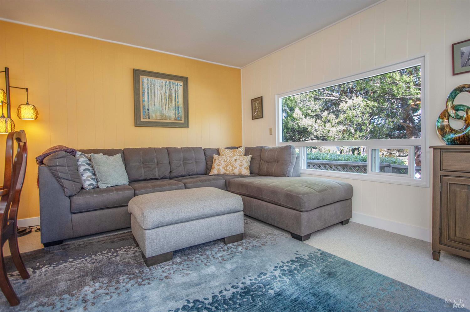 Detail Gallery Image 9 of 32 For 9 Fallen Leaf Way, Novato,  CA 94949 - 2 Beds | 2 Baths