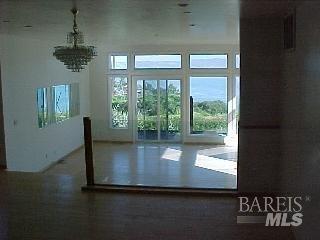 Detail Gallery Image 21 of 34 For 230 Diviso St, Tiburon,  CA 94920 - 4 Beds | 4 Baths