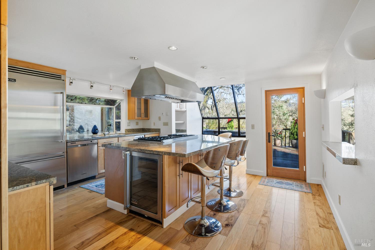 Detail Gallery Image 7 of 62 For 9105 Loch Haven Dr, Santa Rosa,  CA 95404 - 5 Beds | 4 Baths