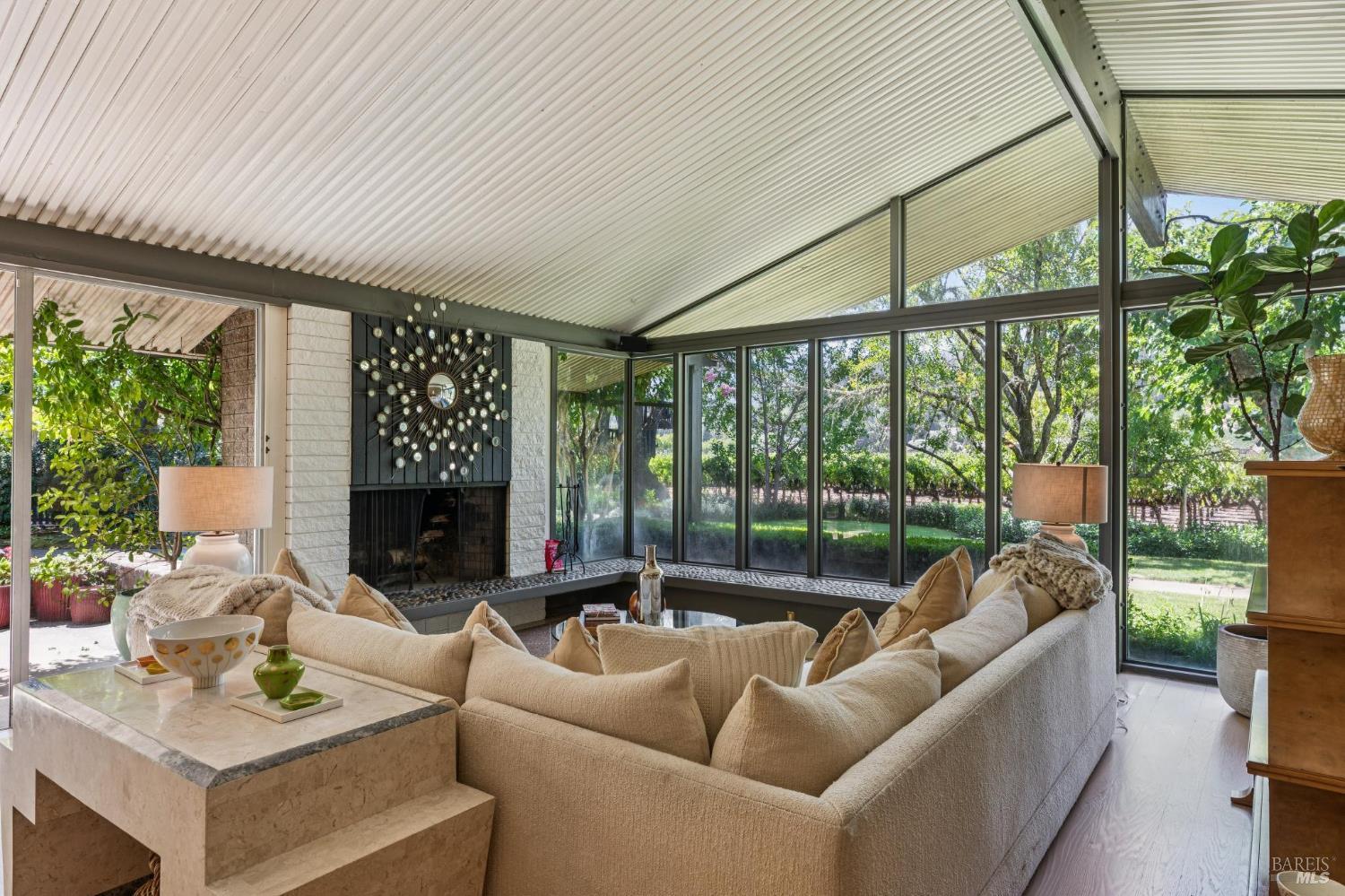 Detail Gallery Image 32 of 80 For 1819 Zinfandel Ln, Saint Helena,  CA 94574 - 3 Beds | 3/1 Baths