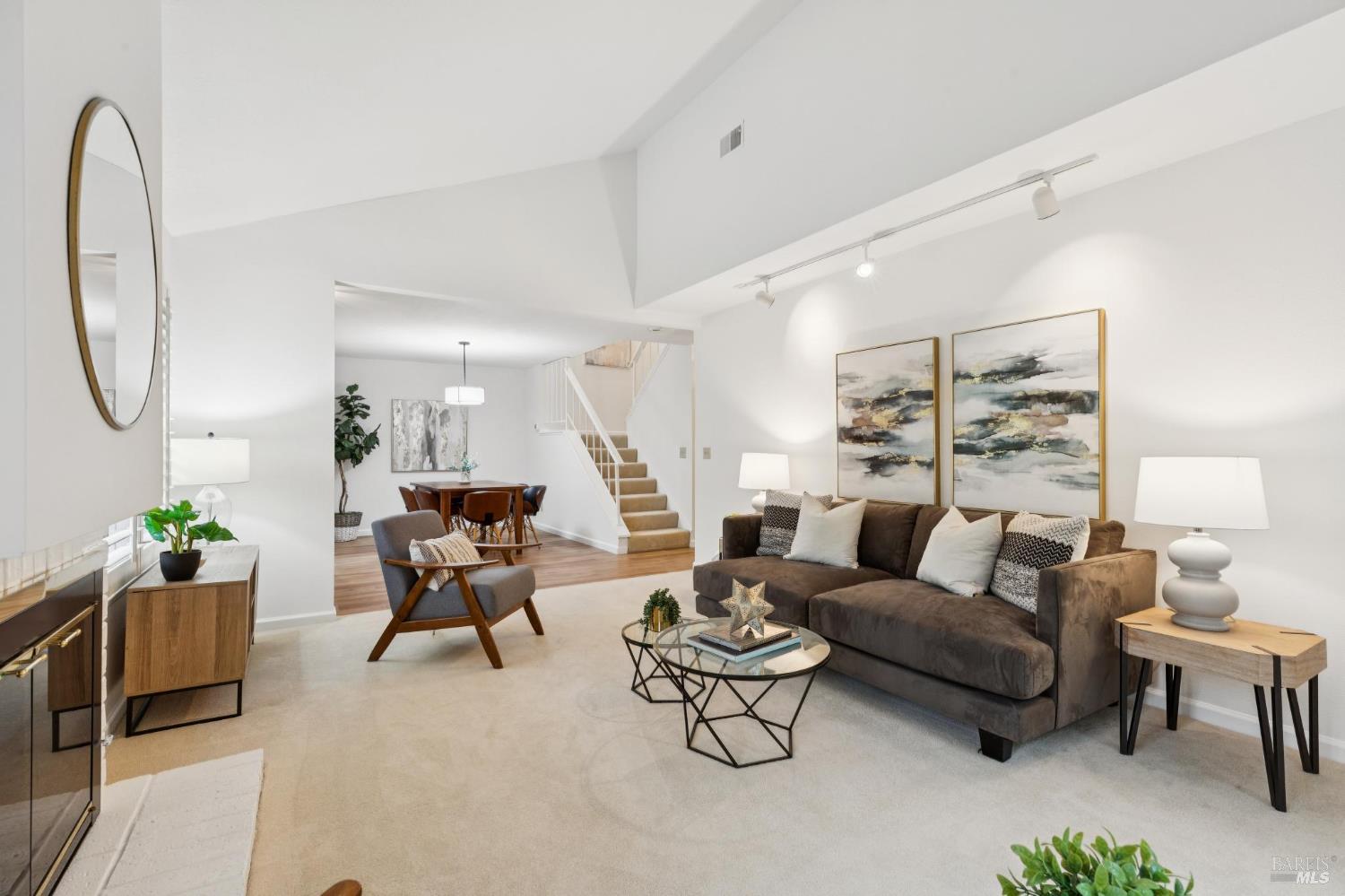 Detail Gallery Image 8 of 43 For 4 Hummingbird Way, Novato,  CA 94949 - 3 Beds | 2 Baths