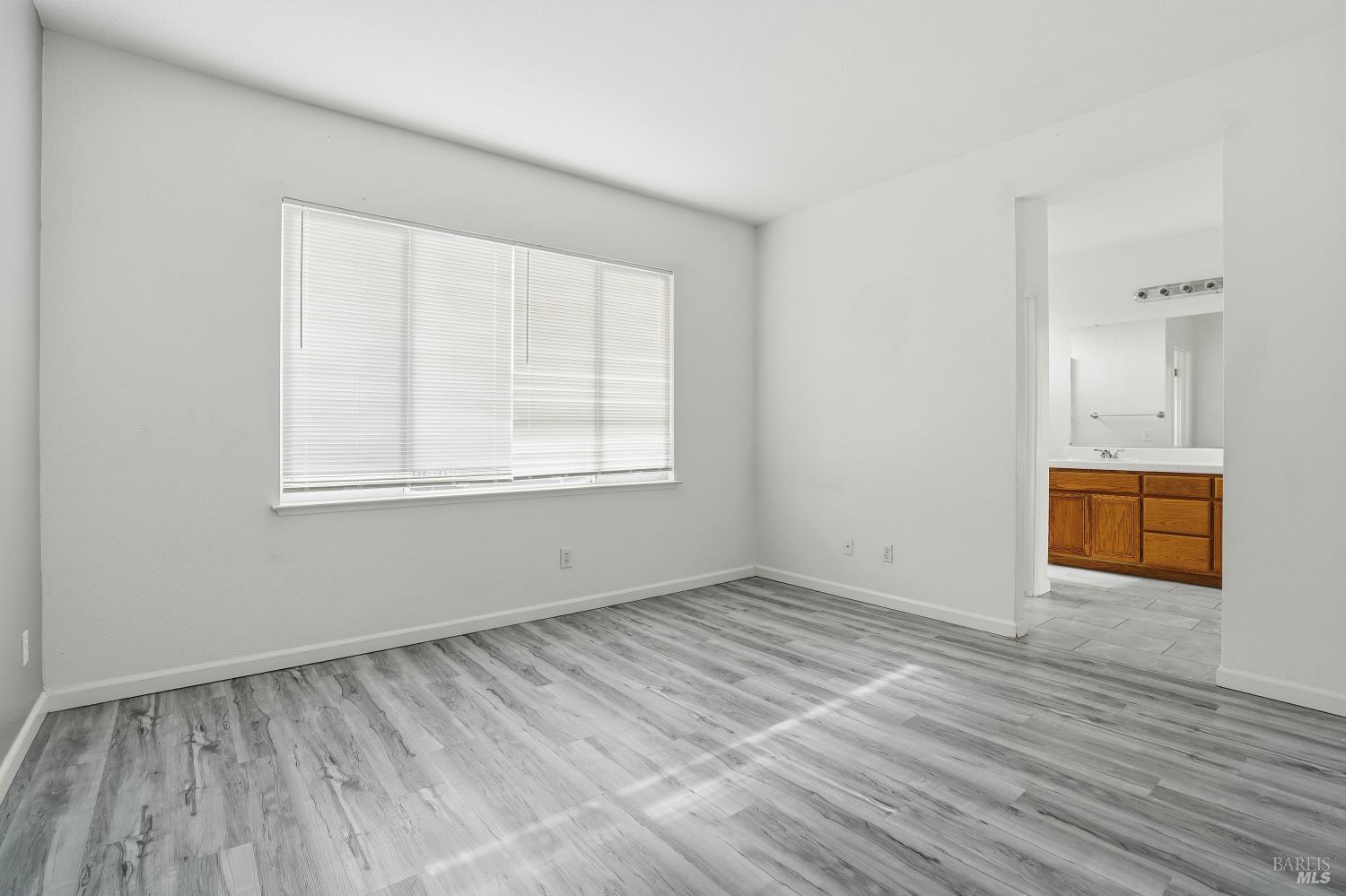 Detail Gallery Image 13 of 22 For 1217 Mateo Dr, Rohnert Park,  CA 94928 - 3 Beds | 2/1 Baths