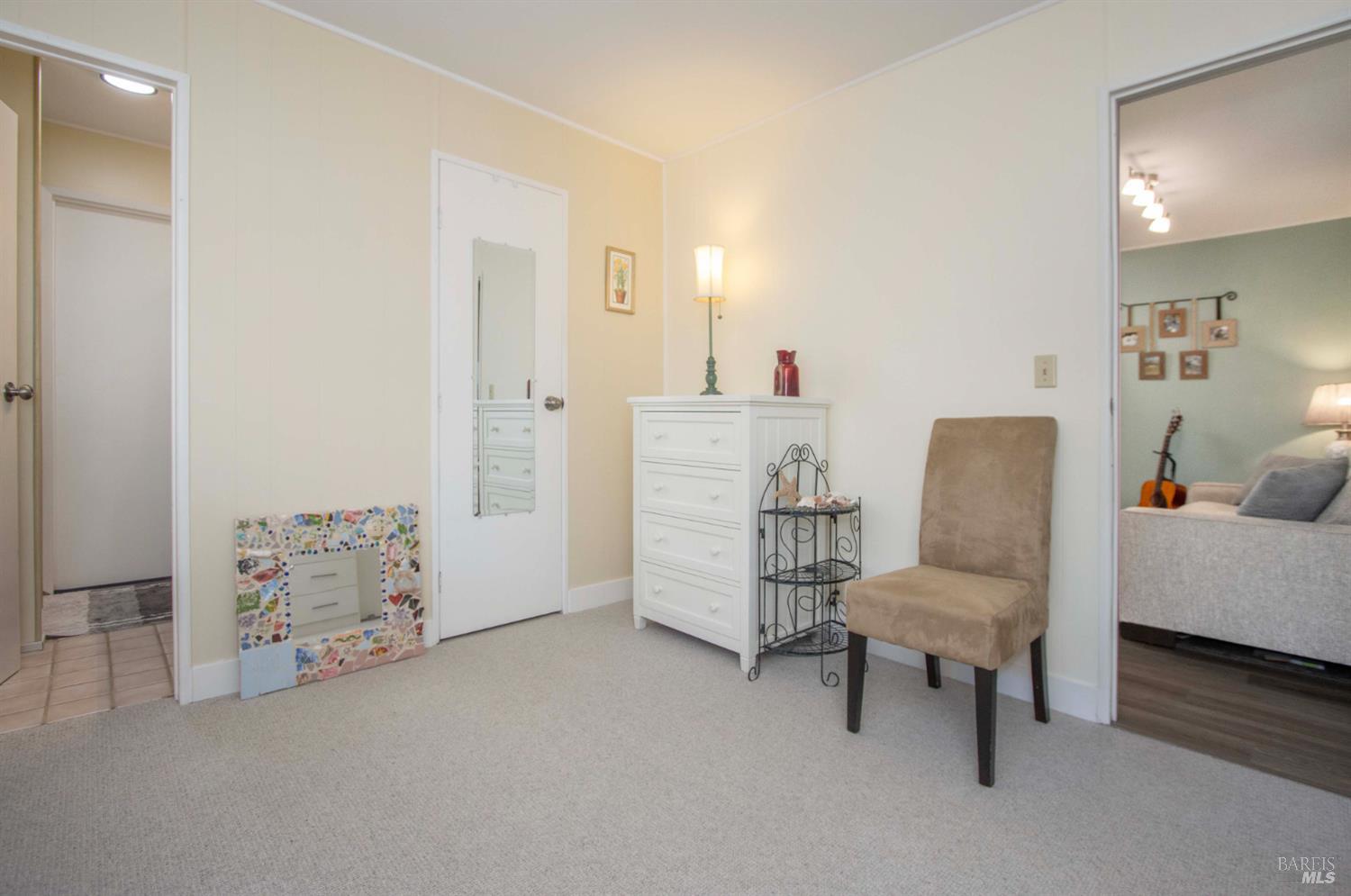 Detail Gallery Image 13 of 32 For 9 Fallen Leaf Way, Novato,  CA 94949 - 2 Beds | 2 Baths