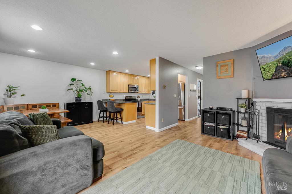 Detail Gallery Image 10 of 27 For 7167 Camino Colegio Unkn, Rohnert Park,  CA 94928 - 3 Beds | 2/1 Baths