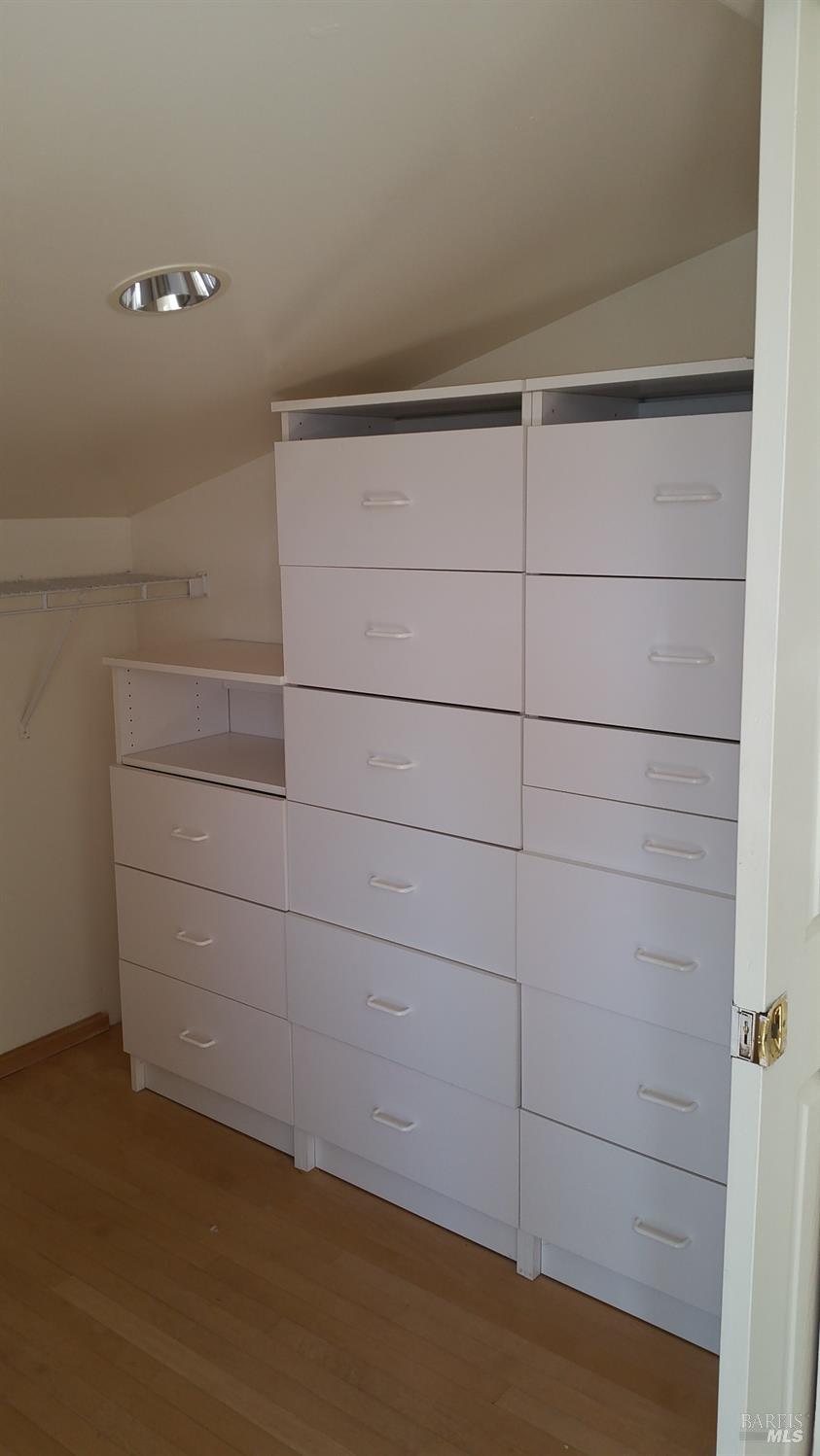 Detail Gallery Image 30 of 34 For 230 Diviso St, Tiburon,  CA 94920 - 4 Beds | 4 Baths