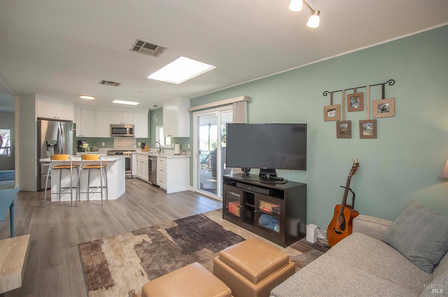 Detail Gallery Image 19 of 32 For 9 Fallen Leaf Way, Novato,  CA 94949 - 2 Beds | 2 Baths