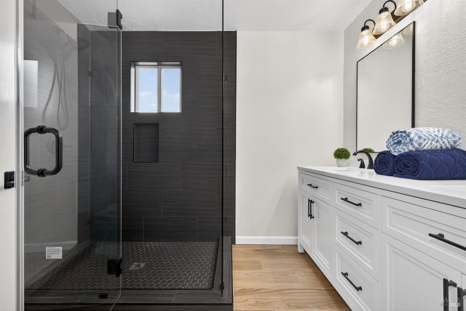 Detail Gallery Image 36 of 58 For 4933 Hansen Dr, Santa Rosa,  CA 95409 - 4 Beds | 2 Baths