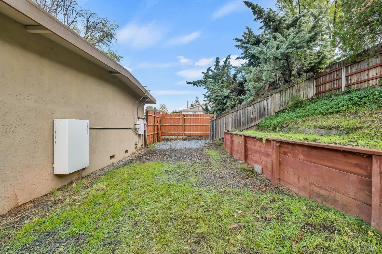 Detail Gallery Image 12 of 18 For 445 Springvalley Dr, Vacaville,  CA 95687 - 3 Beds | 2 Baths