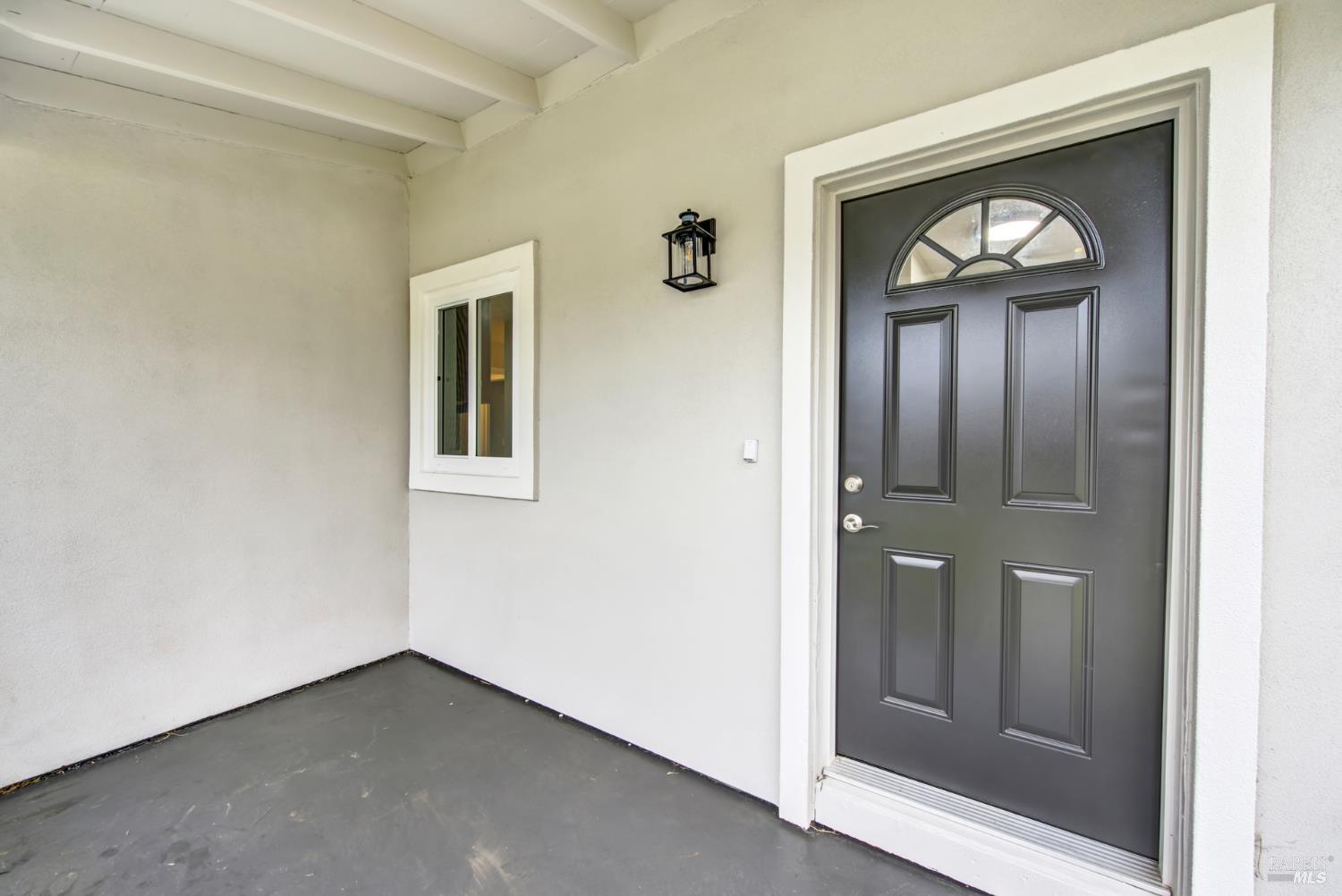 Detail Gallery Image 4 of 35 For 1402 Shasta St, Suisun City,  CA 94585 - 2 Beds | 2 Baths