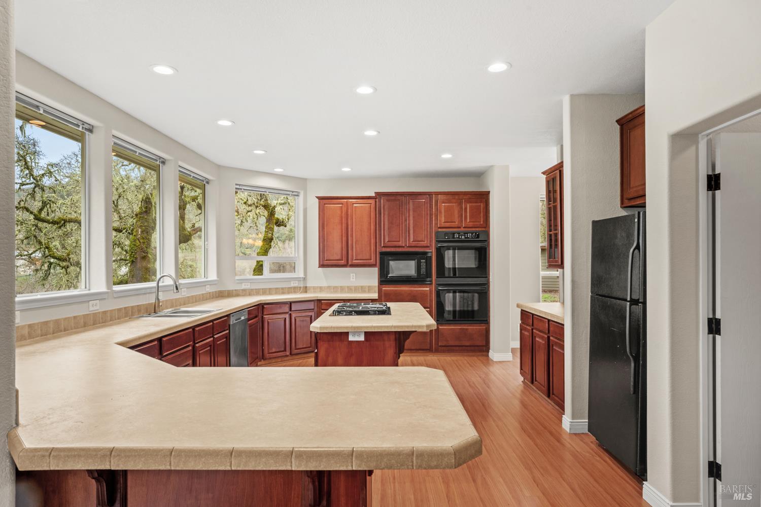 Detail Gallery Image 38 of 64 For 4595 Feliz Creek Rd, Hopland,  CA 95449 - 12 Beds | 6/1 Baths