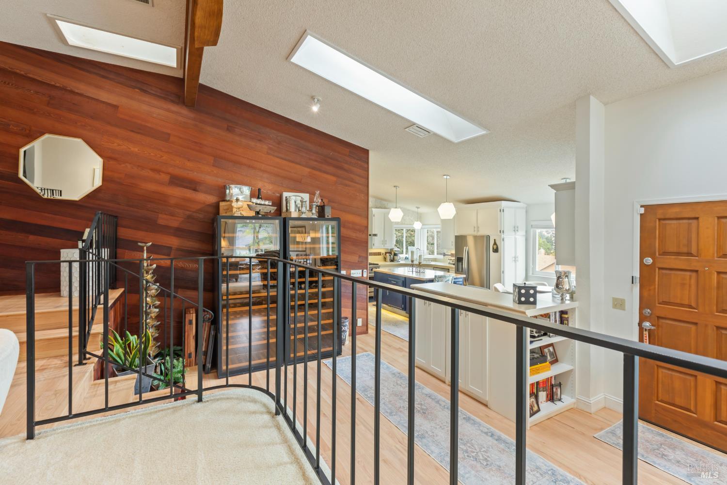 Detail Gallery Image 8 of 41 For 410 Oak Mesa Ct, Santa Rosa,  CA 95409 - 2 Beds | 2/1 Baths