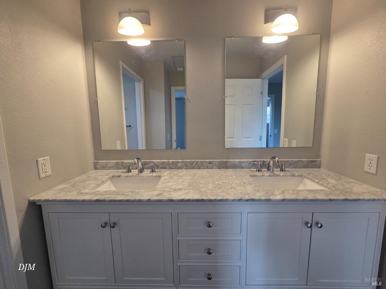 Detail Gallery Image 14 of 21 For 213 Waterview Ter, Vallejo,  CA 94591 - 3 Beds | 2/1 Baths