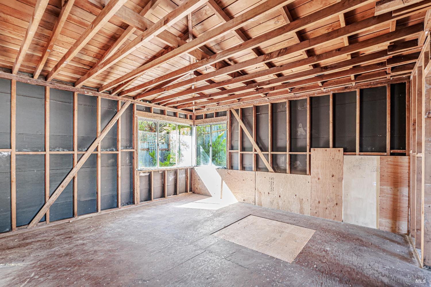 Detail Gallery Image 13 of 53 For 65 Circle Rd, San Rafael,  CA 94903 - 4 Beds | 3 Baths