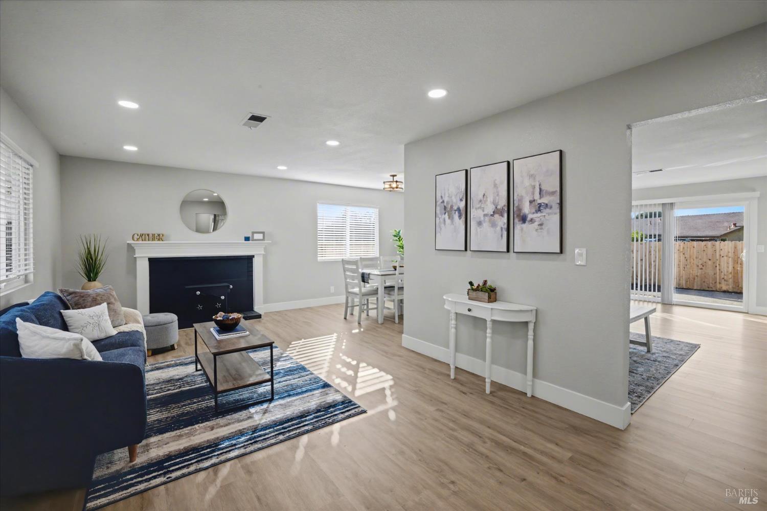 Detail Gallery Image 10 of 54 For 2351 Twain Ct, Fairfield,  CA 94533 - 3 Beds | 2 Baths