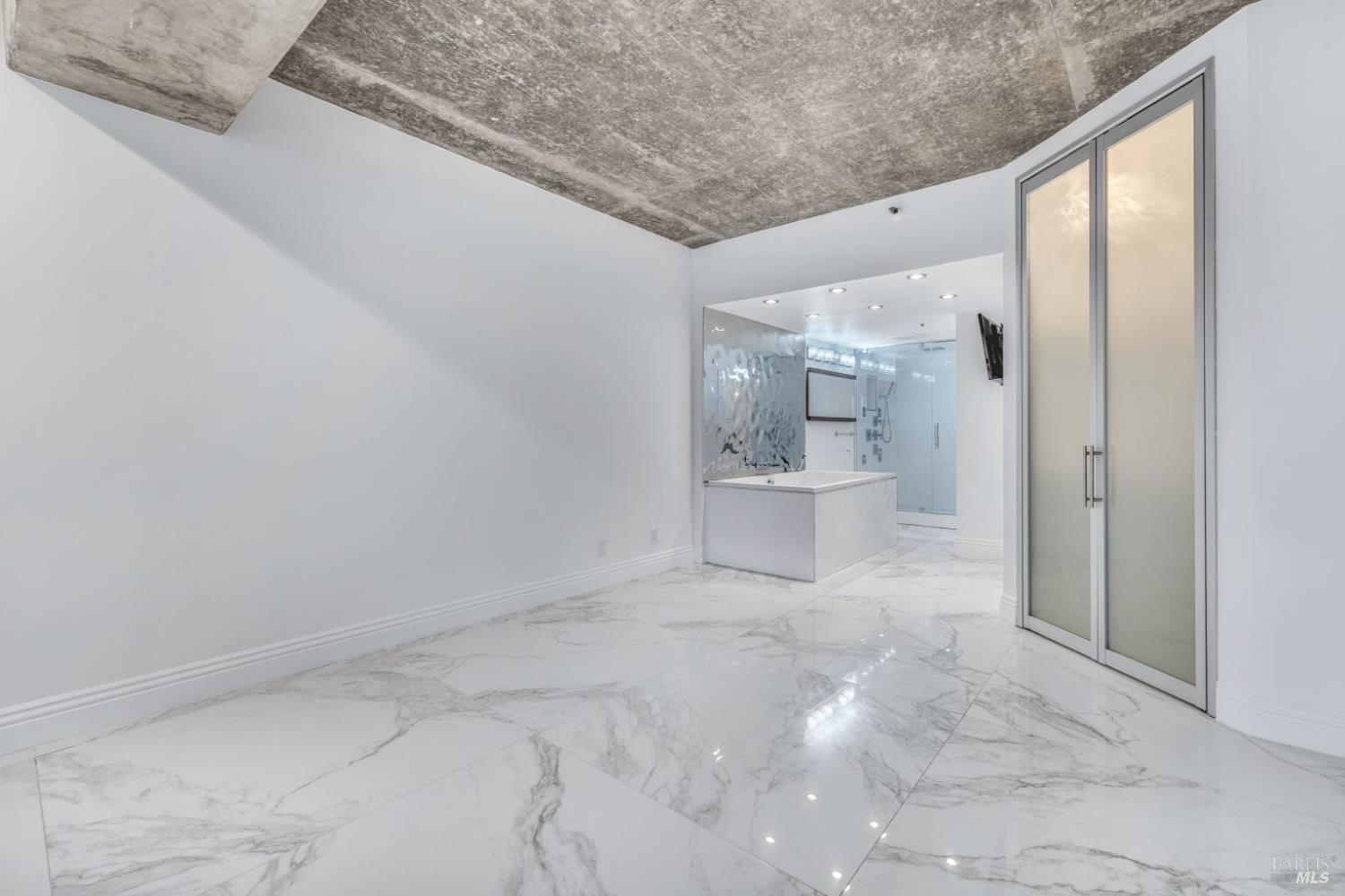 Detail Gallery Image 22 of 31 For 6363 Christie Ave #2513,  Emeryville,  CA 94608 - 1 Beds | 1 Baths