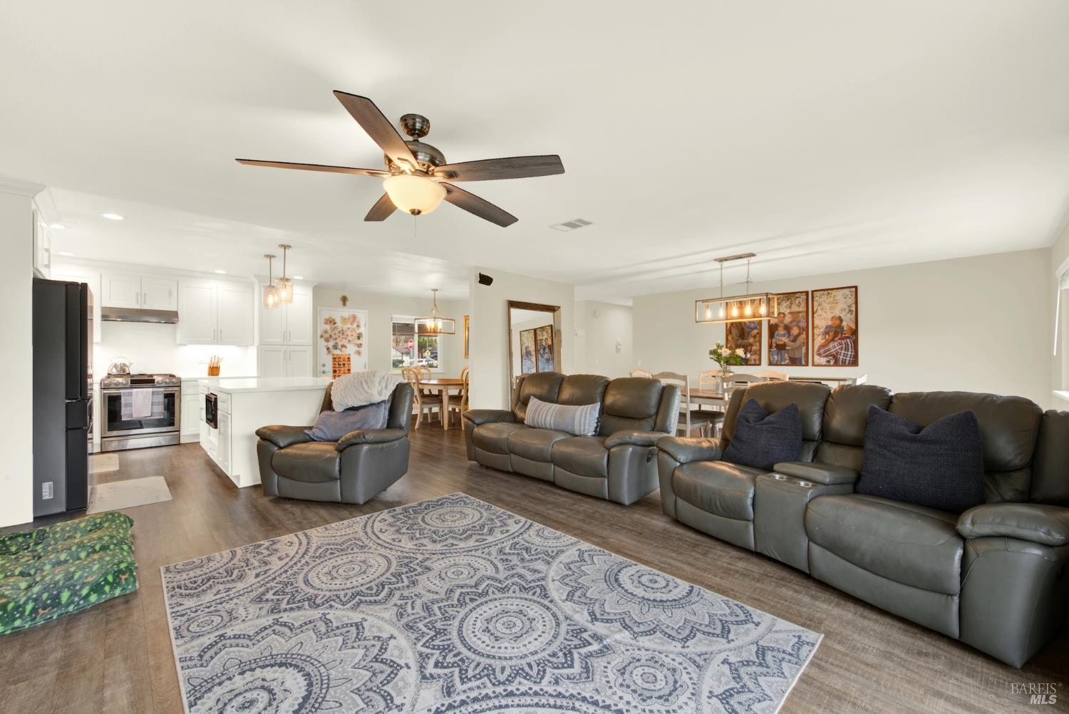 Detail Gallery Image 7 of 58 For 2903 Burbank Dr, Fairfield,  CA 94534 - 4 Beds | 2 Baths