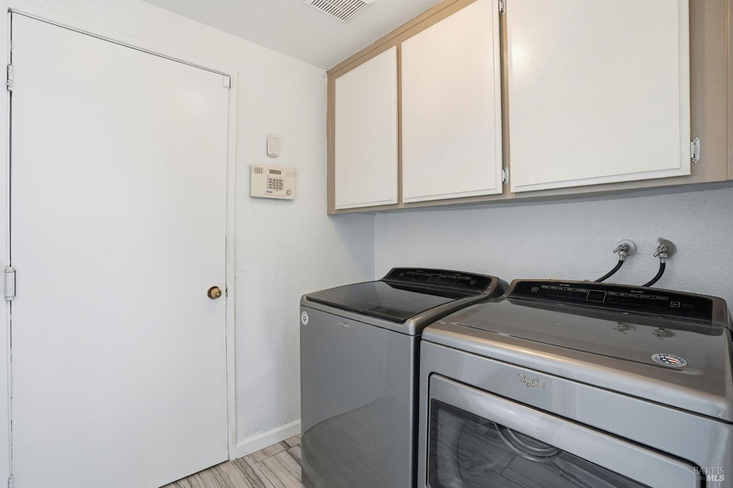 Detail Gallery Image 37 of 45 For 2100 Larchmont Cir, Fairfield,  CA 94534 - 5 Beds | 2/1 Baths