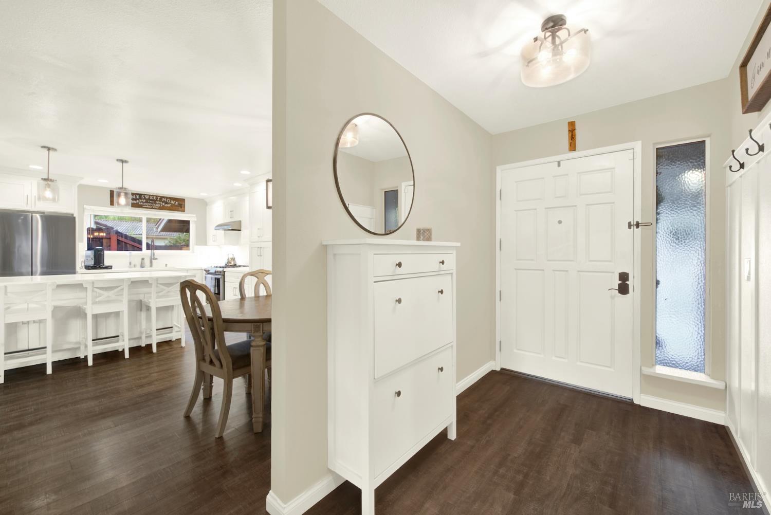 Detail Gallery Image 4 of 58 For 2903 Burbank Dr, Fairfield,  CA 94534 - 4 Beds | 2 Baths