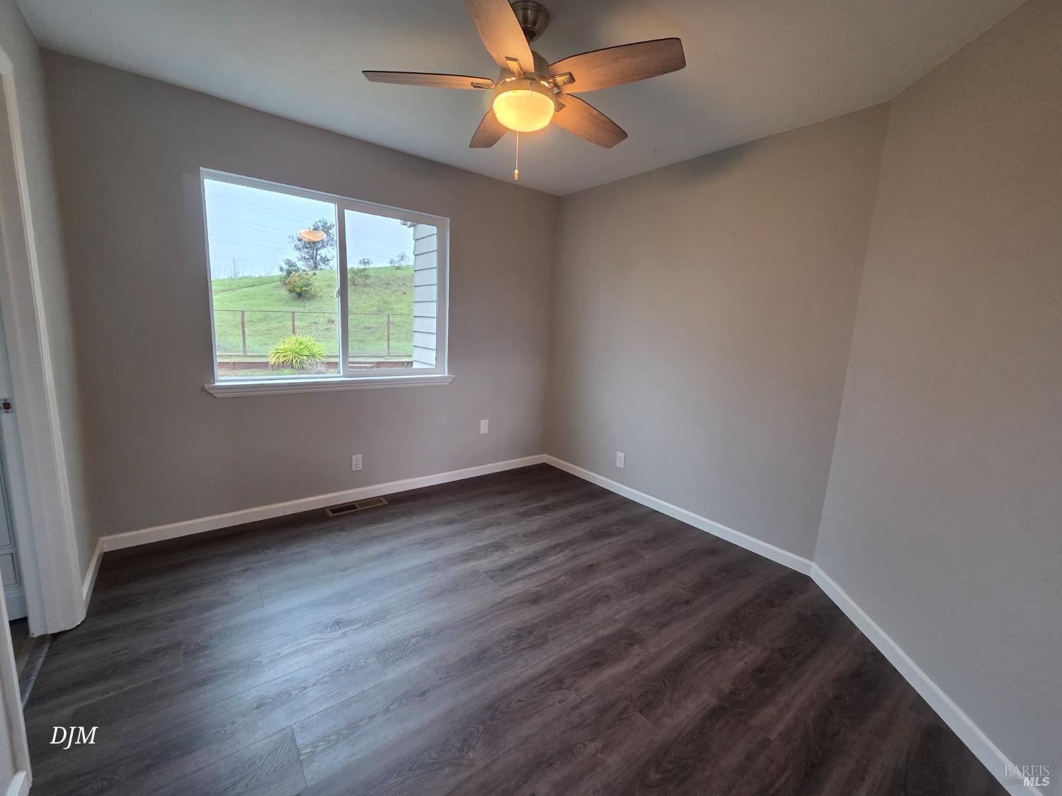 Detail Gallery Image 12 of 21 For 213 Waterview Ter, Vallejo,  CA 94591 - 3 Beds | 2/1 Baths